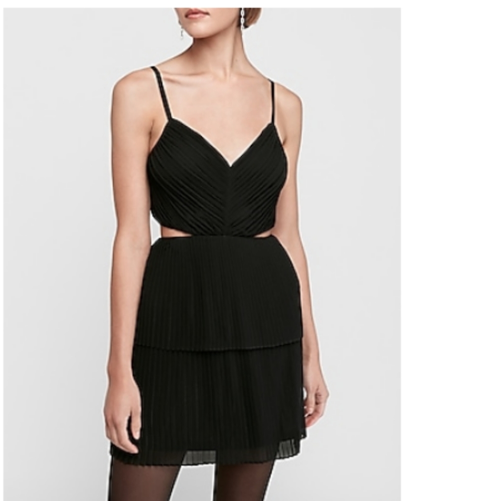 NWT- PITCH BLACK EXPRESS PLEATED TIERED WITH CUT OUT BACK FIT FLARED DRESS